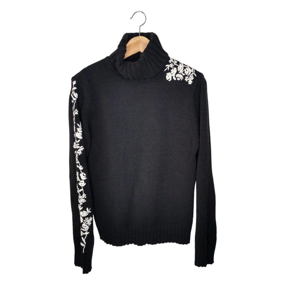 Embroidered Turtleneck Size M/L